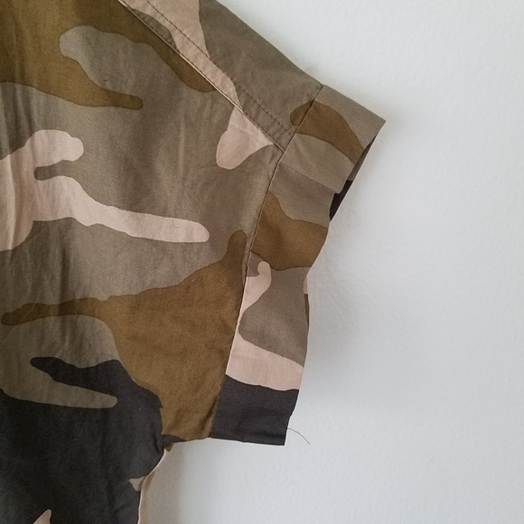 MADEWELL Short Sleeve Boxy Oversized Tie Front Shirt in Cottontail Camo XS - Picture 7 of 12